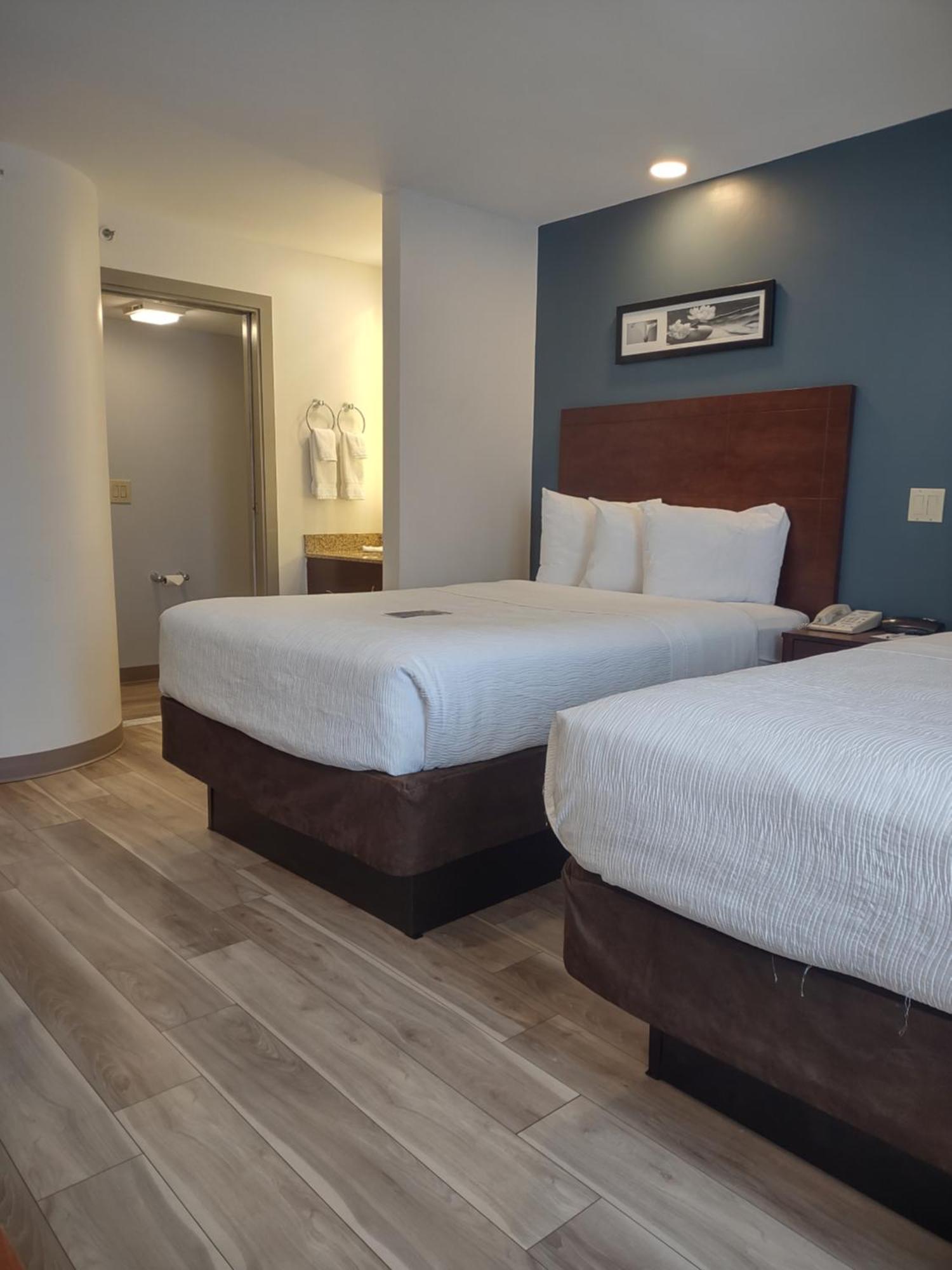 Baymont By Wyndham Flat Rock Hotel Bagian luar foto