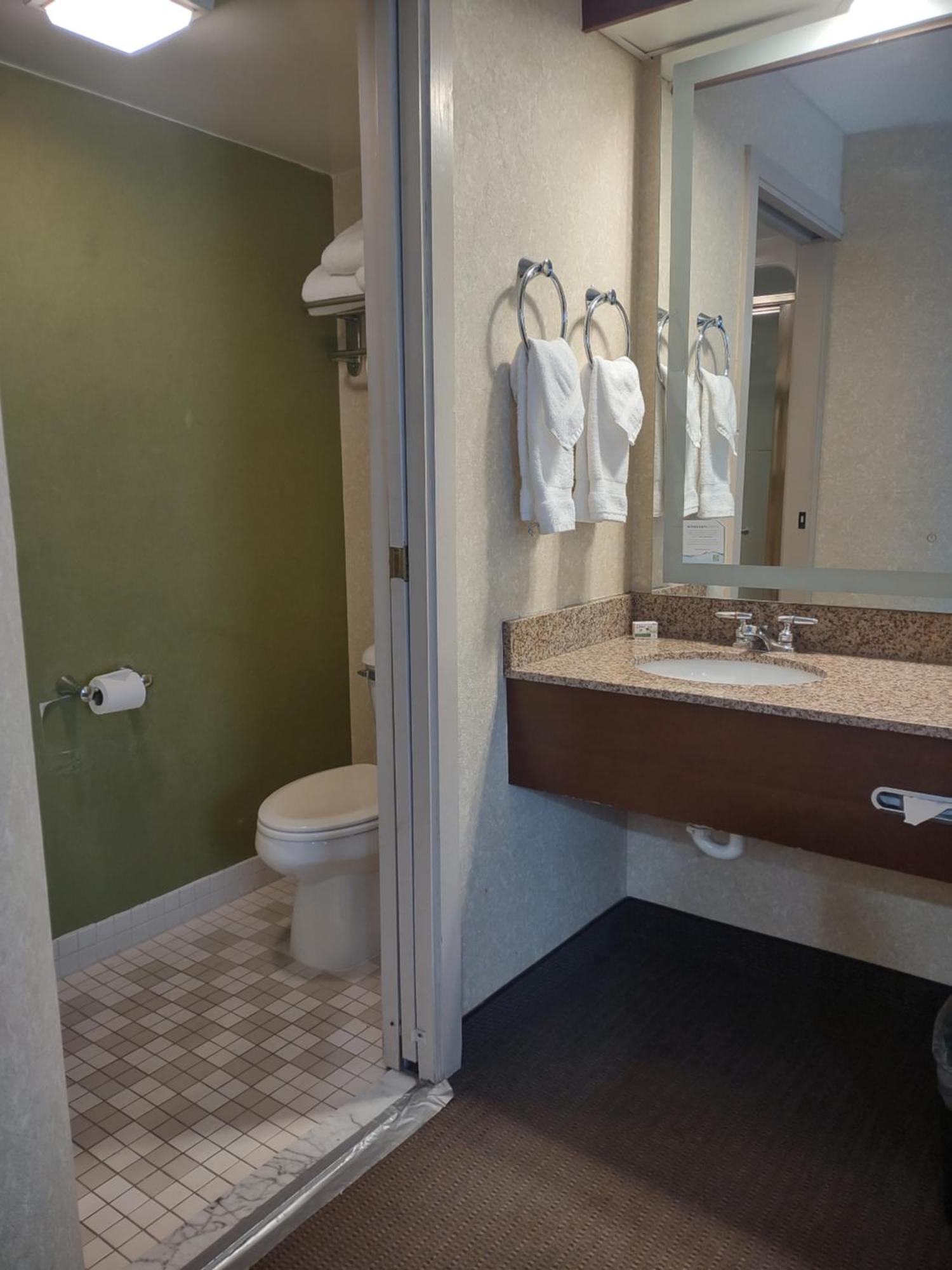 Baymont By Wyndham Flat Rock Hotel Bagian luar foto